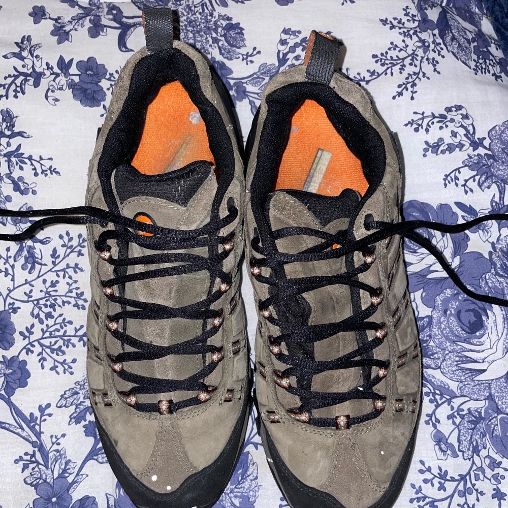 Merrell Outland Men's Hiking Shoe Clay Color - Size 9